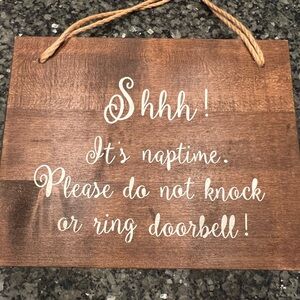 Reversible nap time & welcome sign